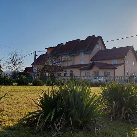 Hotel Mirni Kutak Otočac Εξωτερικό φωτογραφία