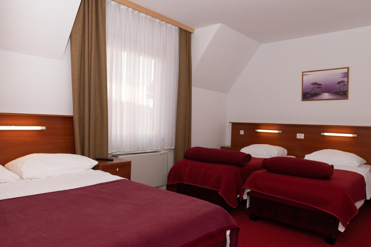 Hotel Mirni Kutak Otočac Εξωτερικό φωτογραφία