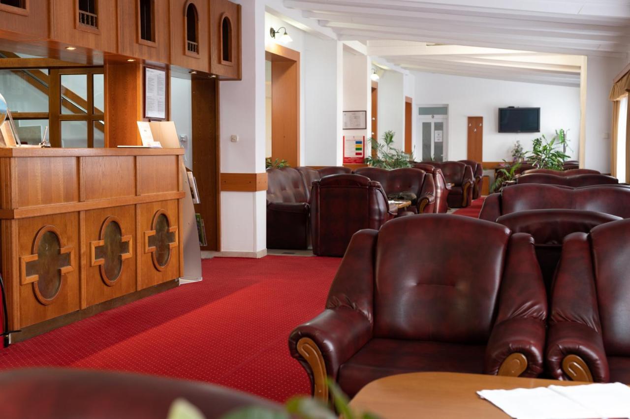 Hotel Mirni Kutak Otočac Εξωτερικό φωτογραφία