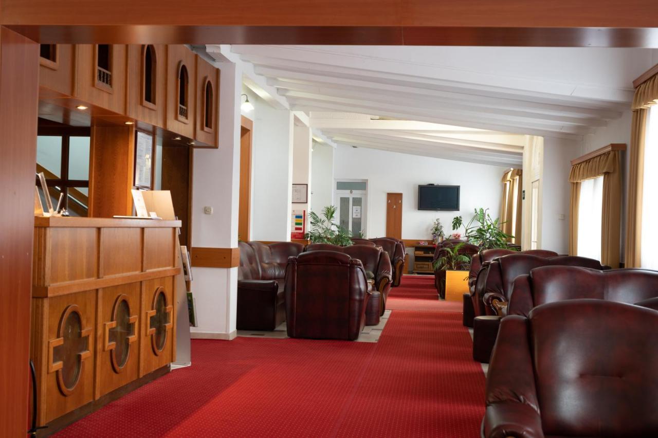 Hotel Mirni Kutak Otočac Εξωτερικό φωτογραφία