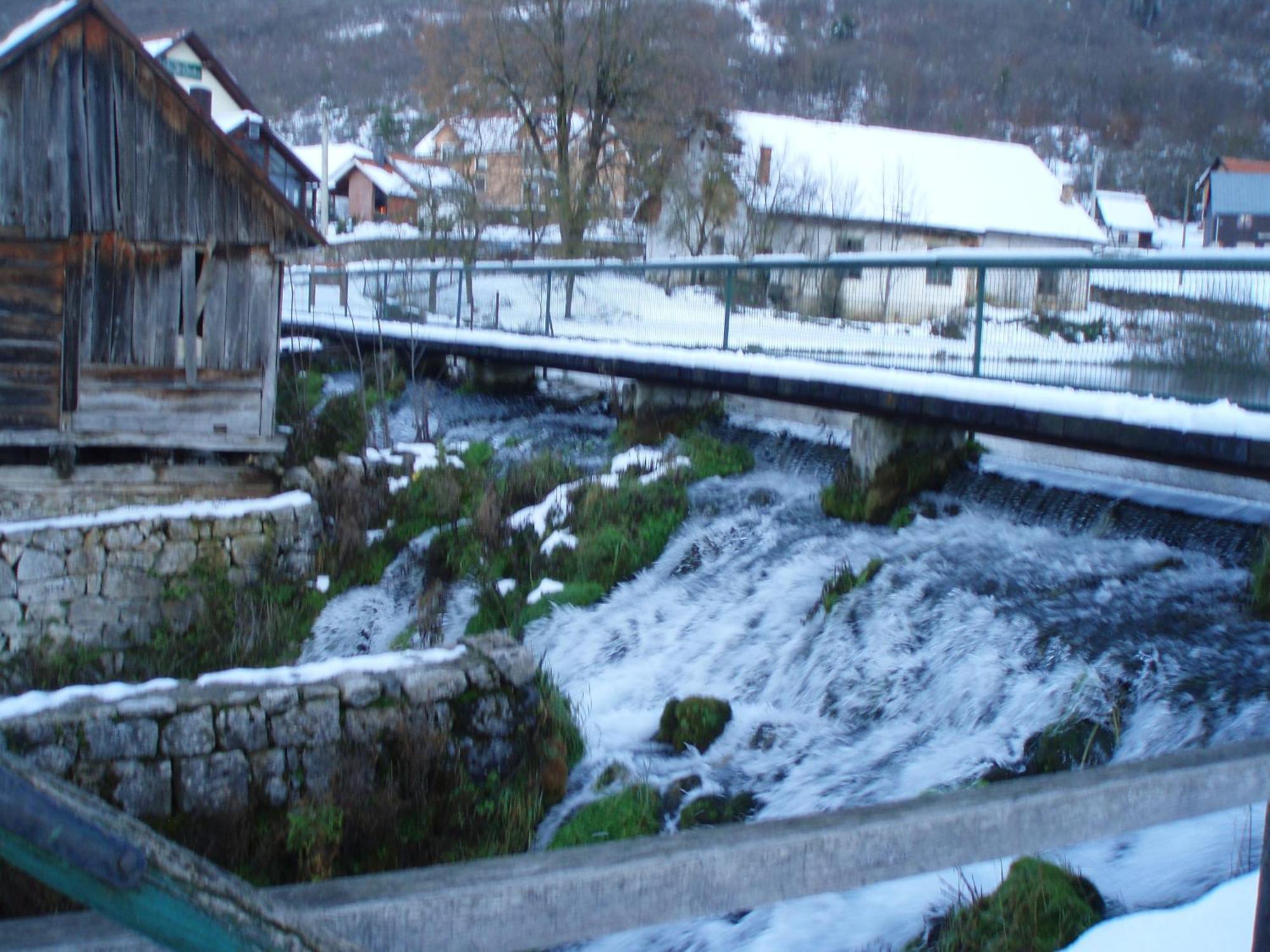 Hotel Mirni Kutak Otočac Εξωτερικό φωτογραφία