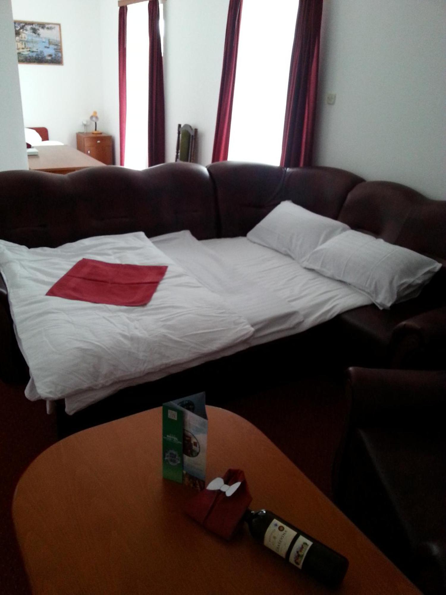 Hotel Mirni Kutak Otočac Δωμάτιο φωτογραφία