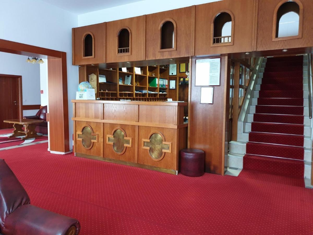 Hotel Mirni Kutak Otočac Εξωτερικό φωτογραφία