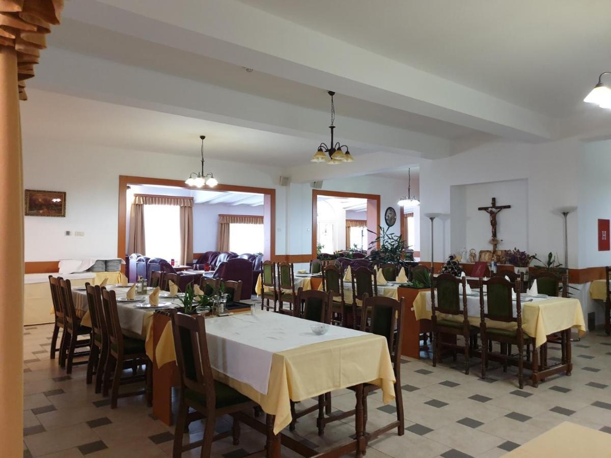Hotel Mirni Kutak Otočac Εξωτερικό φωτογραφία