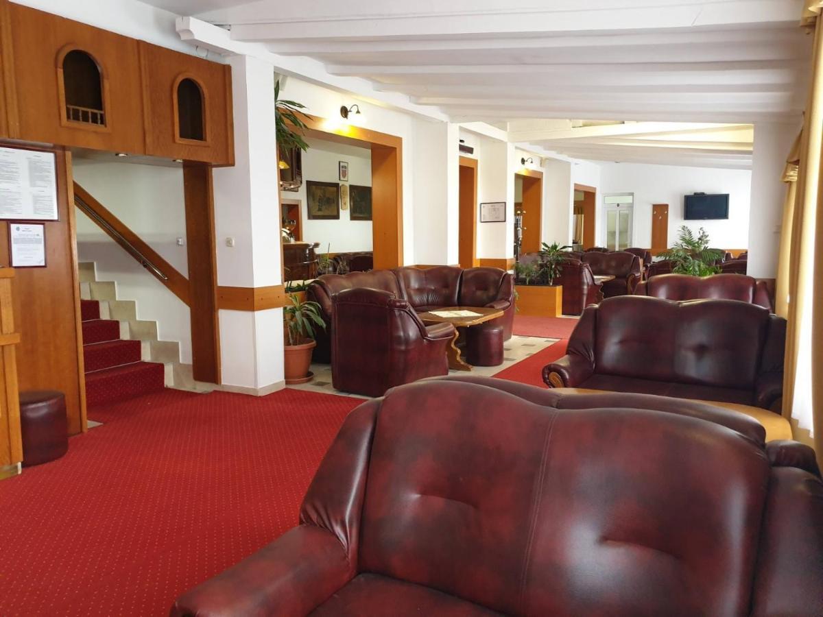 Hotel Mirni Kutak Otočac Εξωτερικό φωτογραφία