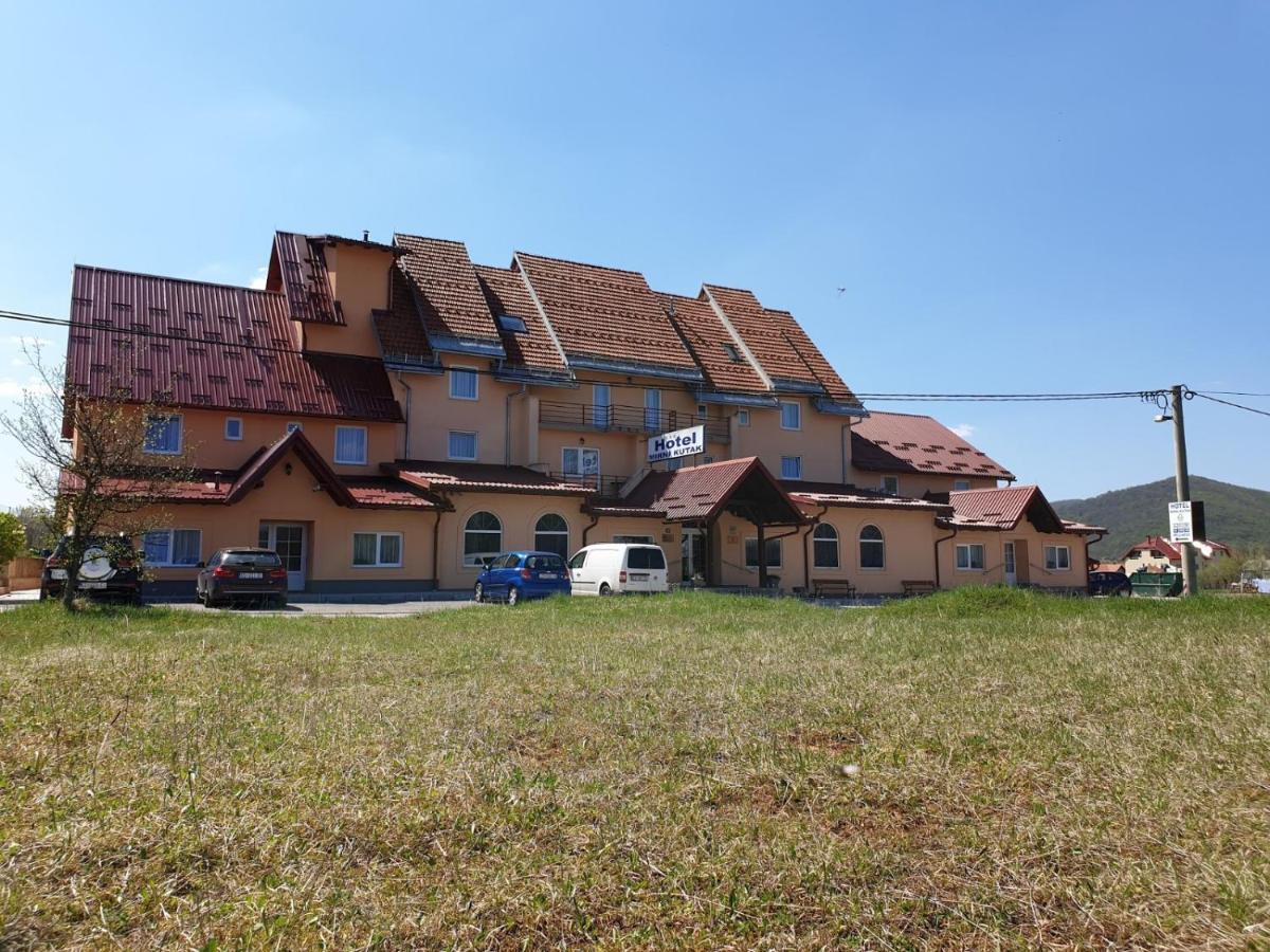 Hotel Mirni Kutak Otočac Εξωτερικό φωτογραφία